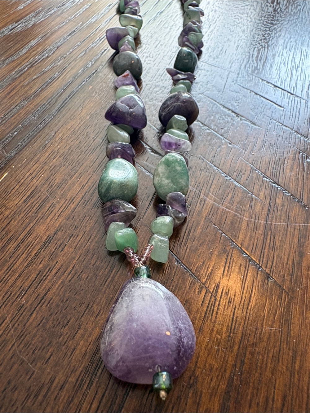 Beautiful amethyst and aventurine beaded necklace - Picture 2 of 5